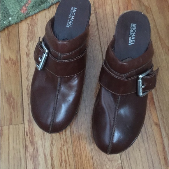 Shoes size 9 - Picture 2 of 3